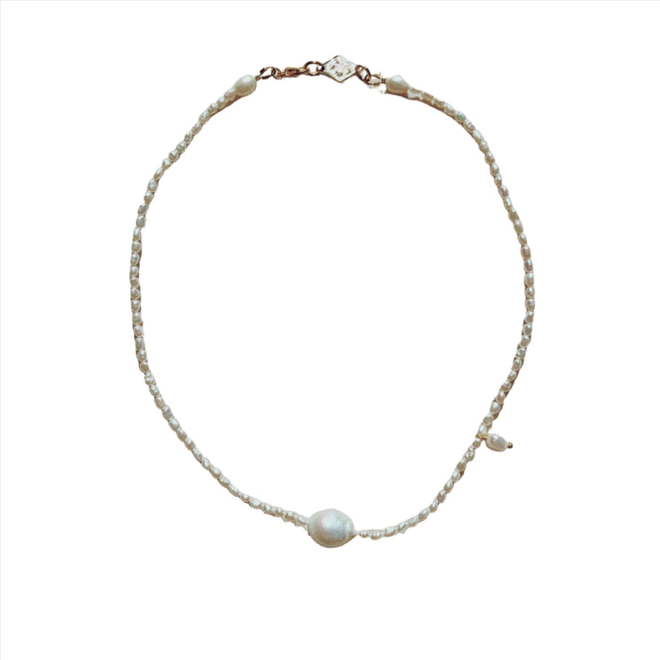 unique pearl necklace. Dainty pearl