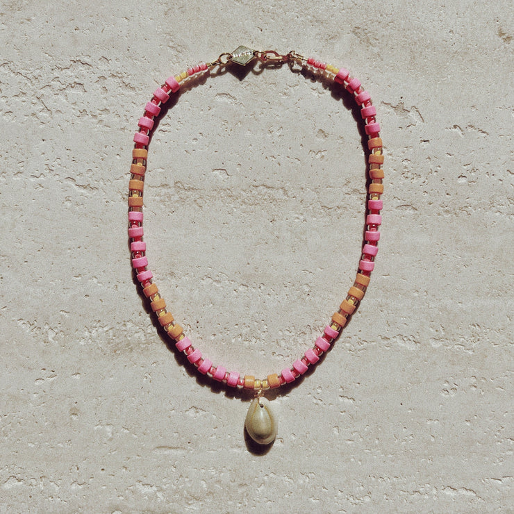 Vacation jewellery. Pink and orange beaded seashell necklace australia