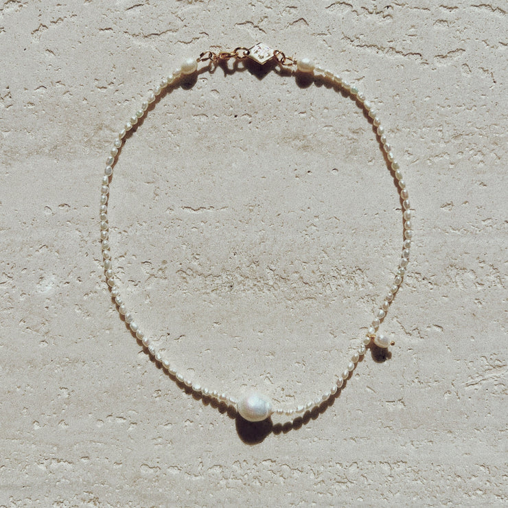 unique pearl necklace. Dainty pearl